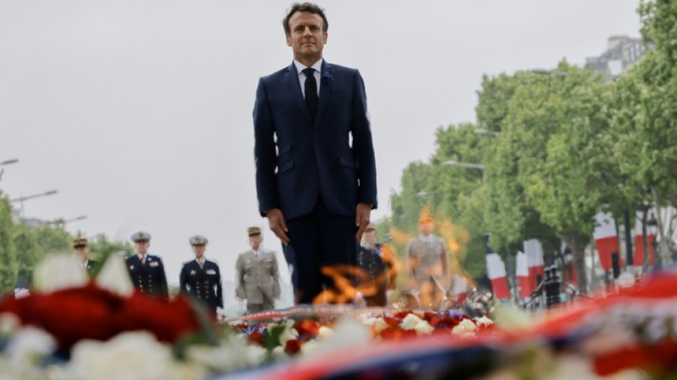 Emmanuel Macron commémore la Victoire du 8 mai 1945 dans un contexte particulier