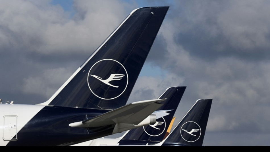 Pilotos de compañía aérea Lufthansa amenazan con huelga 