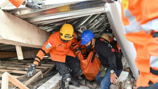 Un niño de 6 años rescatado con vida dos días después del sismo en Indonesia