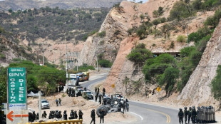 Bloqueios em vias na Bolívia se intensificam para evitar possível prisão de Evo Morales