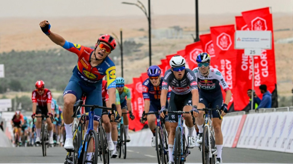 UAE Tour: l'Italien Jonathan Milan remporte la 1re étape, malgré Pogacar