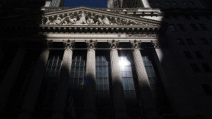 Wall Street apre con il Dj in calo dello 0,14%, Nasdaq +0,63%