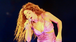 Shakira adia outro show de sua turnê por problemas no palco no Chile