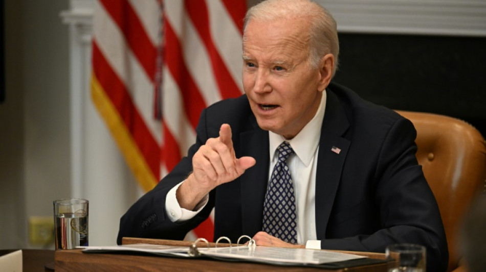 Biden acusa otra vez a los republicanos de tomar como "rehén" a la economía de EEUU