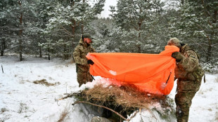 Face à la menace russe, des Ukrainiens se forment à la survie et à manier les armes