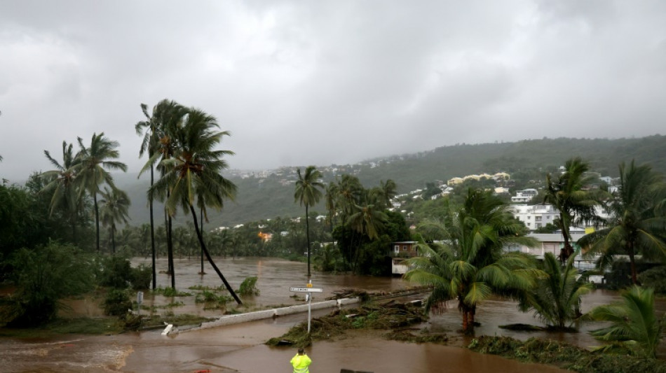 Passage du cyclone Garance sur La Réunion: une facture d'au moins 248 millions d'euros