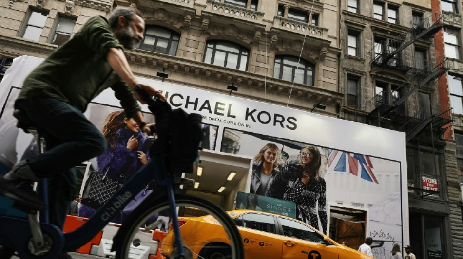 Tapestry adquirirá matriz de Michael Kors y se perfila como nuevo gigante del lujo