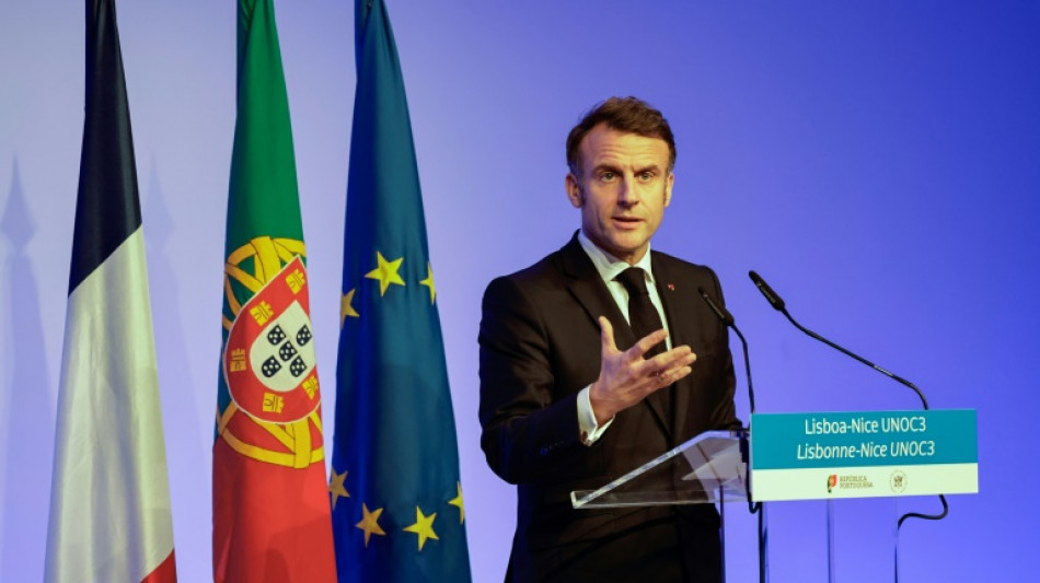 Depuis le Portugal, Macron exhorte l'Europe à refuser la "vassalisation"