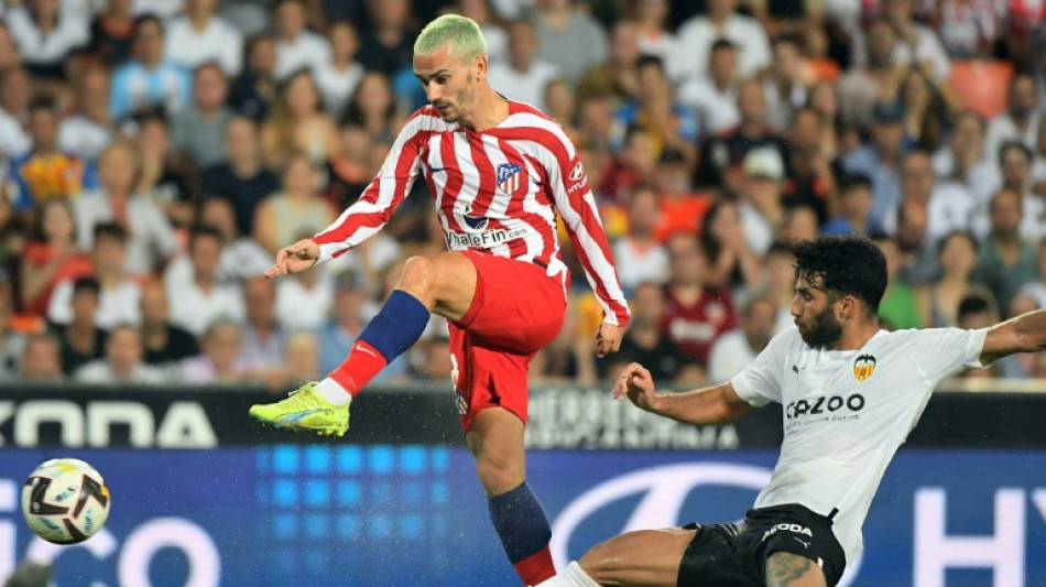 Griezmann da los tres puntos al Atleti en su visita a Valencia