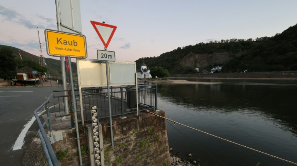 Festgefahrener Tanker in Mittelrhein befreit - Schiffsverkehr wieder frei