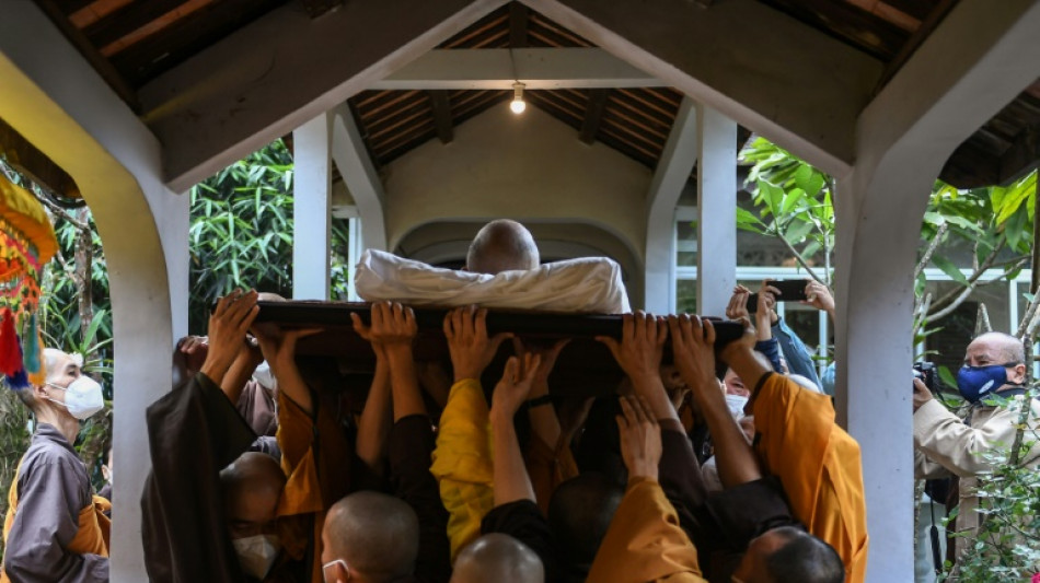 Thousands mourn Buddhist monk who brought mindfulness to the West