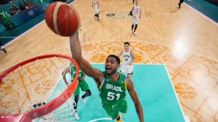 Brasil vence Japão, é beneficiado por vitória da Grécia e vai às quartas no basquete masculino em Paris