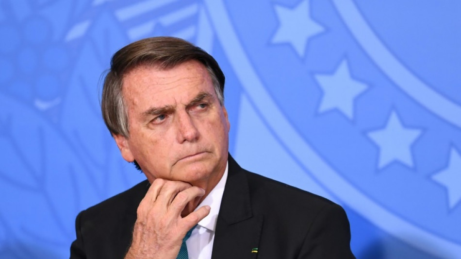 El ministerio de Justicia concede a Bolsonaro la medalla al "mérito indigenista"