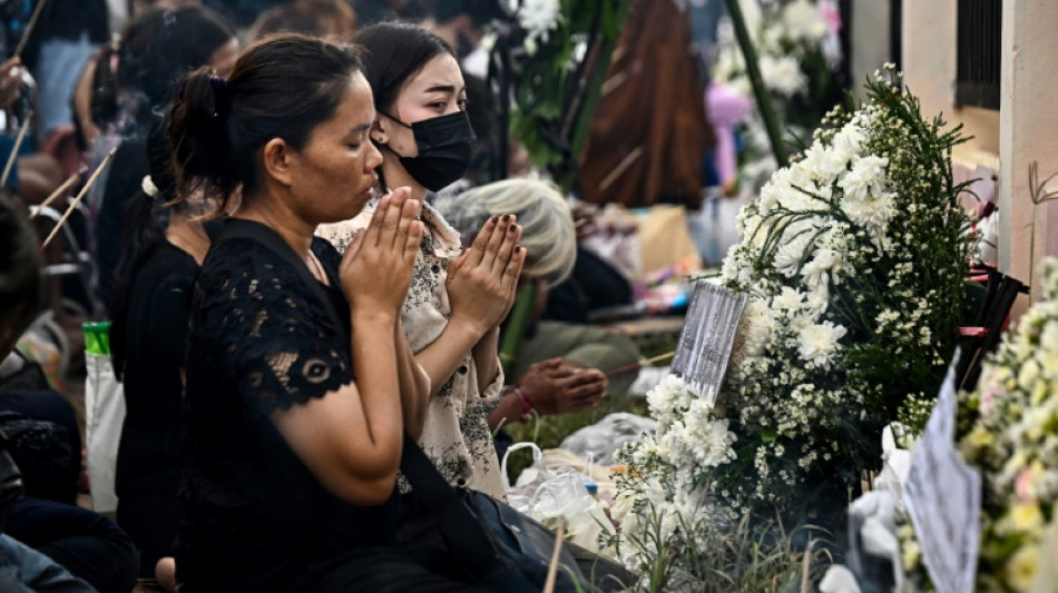 Segundo día de ceremonias fúnebres por matanza en guardería de Tailandia