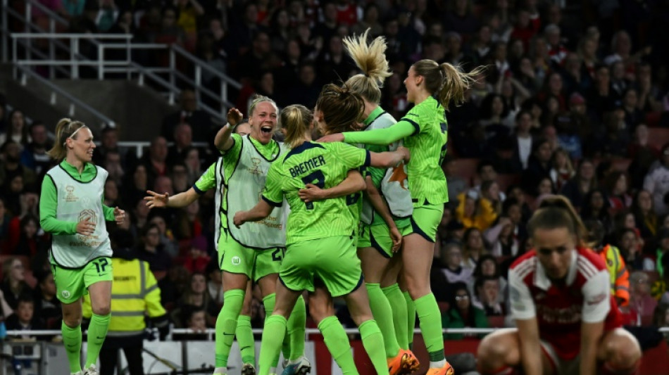 Wolfsburg vence Arsenal na prorrogação (3-2) e vai enfrentar Barça na final da Champions feminina