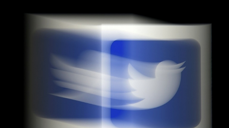 Twitter restablece insignia azul para algunos medios y celebridades