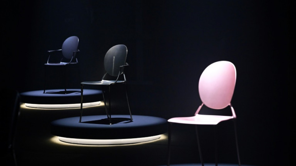 Philippe Starck réinvente la chaise médaillon, "icône" de Christian Dior 