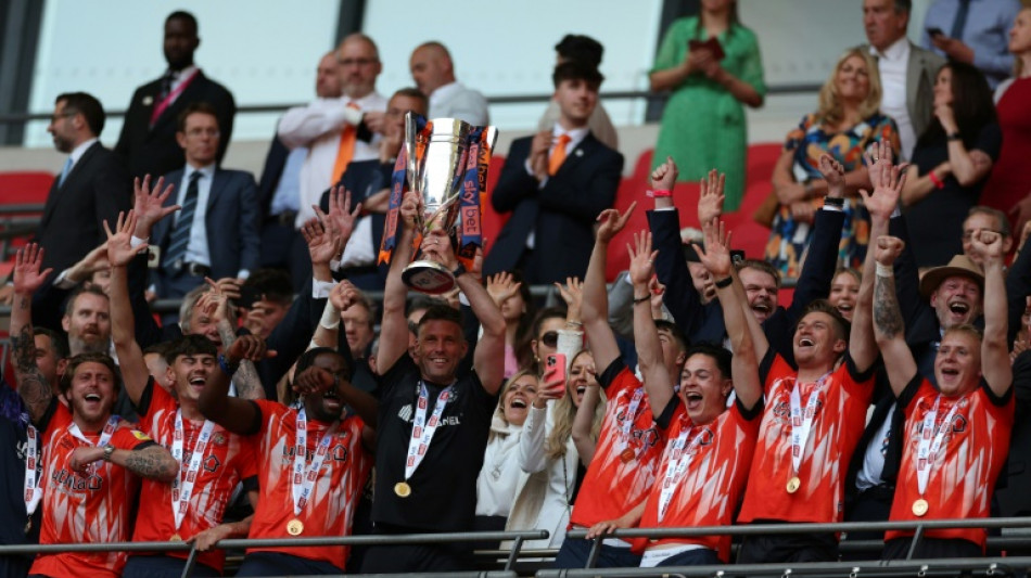 Luton sobe para a primeira divisão do Campeonato Inglês