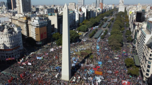 Centenas marcham por justiça após morte de manifestante detido na Argentina