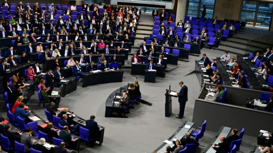 Bundestag will Gesetze zum besseren Schutz von Frauen und Kindern verabschieden