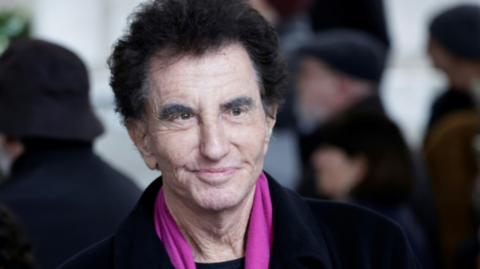 Jack Lang "poussé à terre" lors d'un rassemblement contre la pédocriminalité 