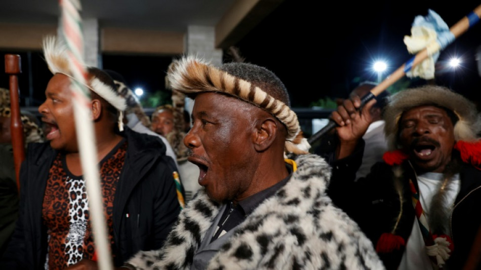 Thousands fete South Africa's new Zulu king