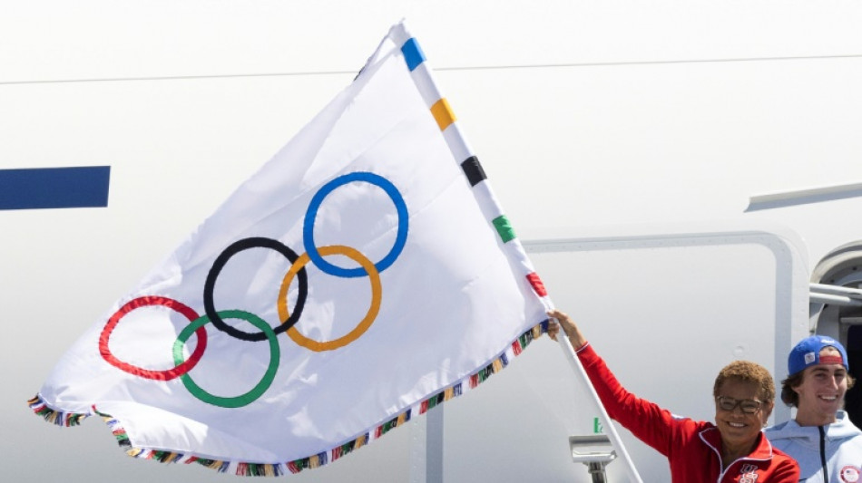 La bandera olímpica llega a Los Ángeles y con ella la "presión" para 2028