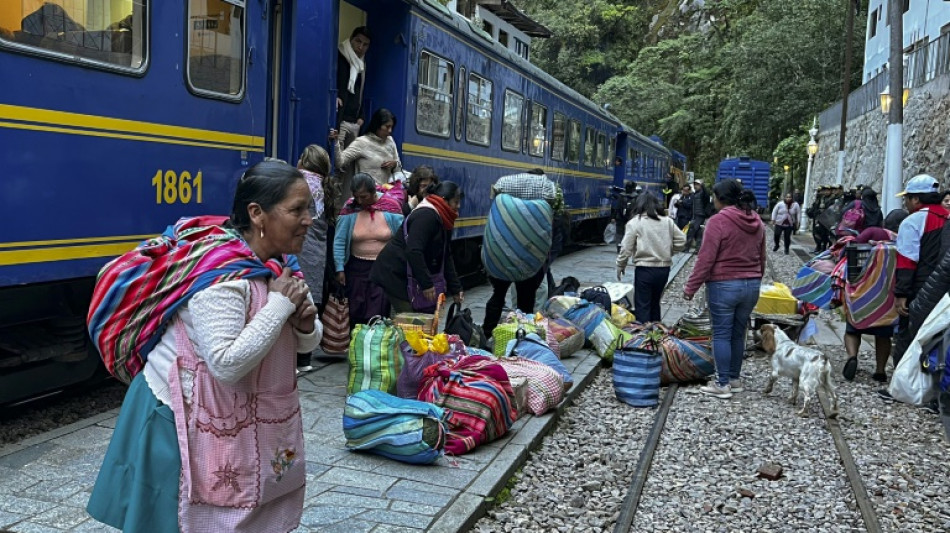 Perú reactiva servicio de trenes a Machu Picchu para población local