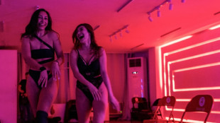 Filipina women learning to 'feel sexy' through dance