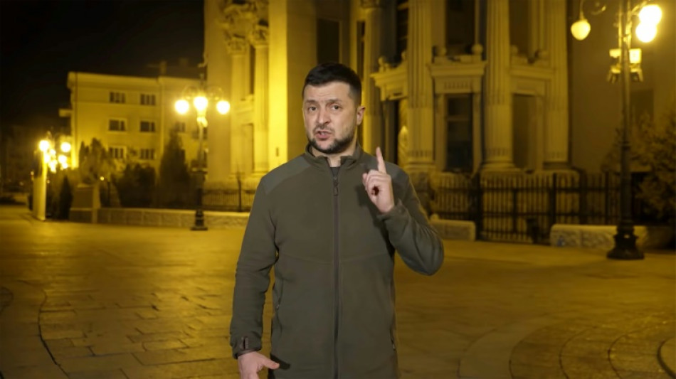 Ukraine: Moscou emploie une arme hypersonique, Zelensky appelle à parler sérieusement de paix