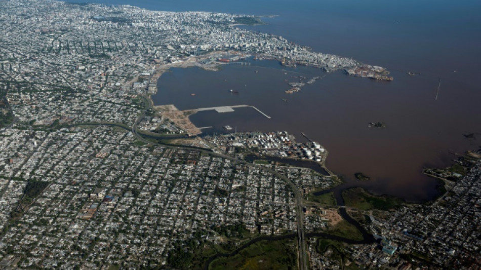 La capital de Uruguay celebra su 300 aniversario en medio de controversia