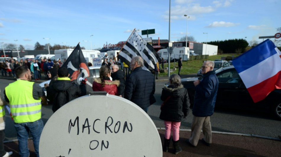 Les convois anti-pass arrivent à Paris, les forces de l'ordre mobilisées