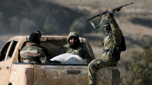 Exército sírio lança contraofensiva para conter rebeldes perto de cidade central