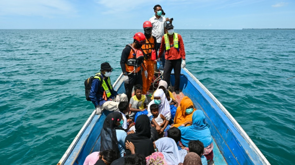 Más de 150 rohinyás rescatados tras días varados frente a Indonesia