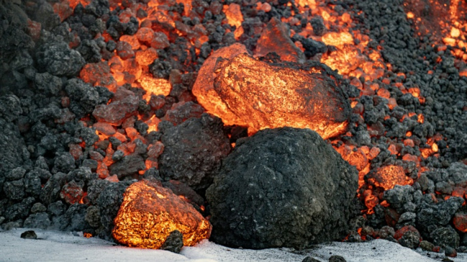 Senderistas mal equipados se agolpan en el Etna para hacerse selfis