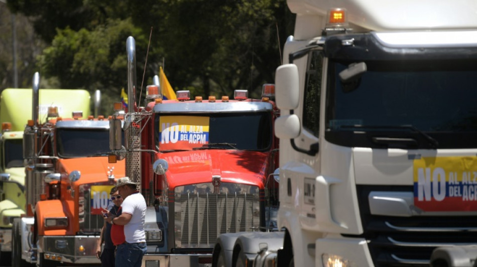 Protestas por el precio del diésel congestionan una decena de rutas en Colombia