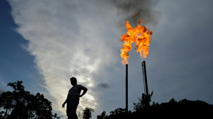 Concern as climate talks stalls on fossil fuels pledge