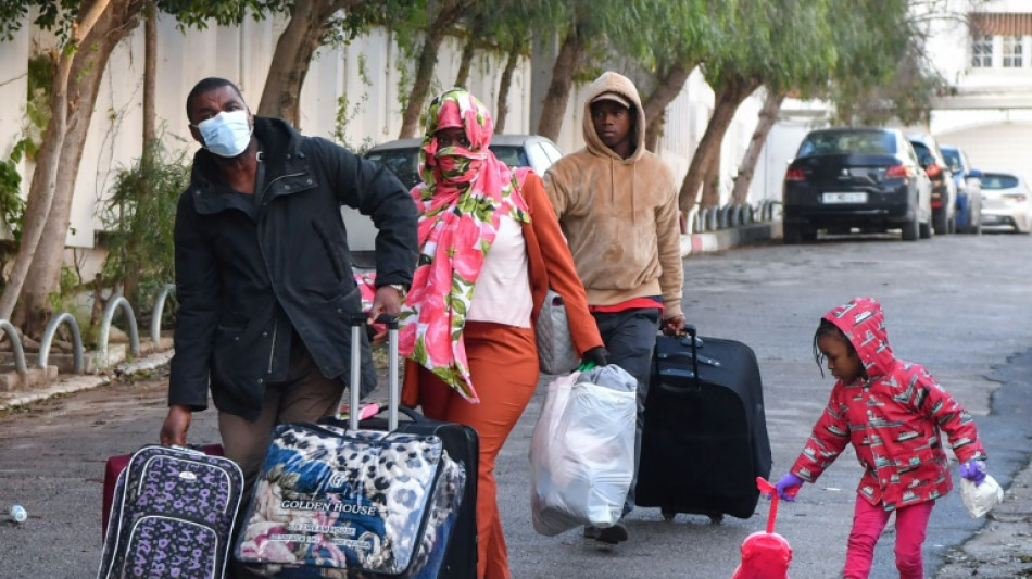 Cientos de subsaharianos repatriados por clima de acoso en Túnez