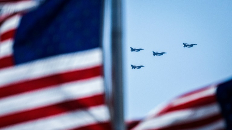 Biden apoia treinamento de pilotos ucranianos em aviões F-16