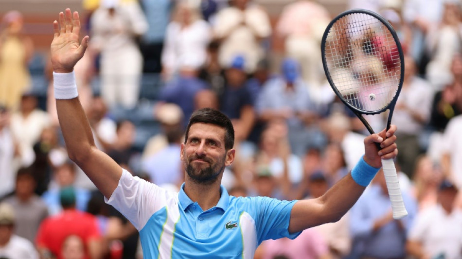 Djokovic y Swiatek avanzan a toda velocidad en el US Open; Ruud y Tsitsipas despedidos