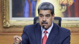 Maduro dichiara guerra a WhatsApp, 'è usata dai fascisti'