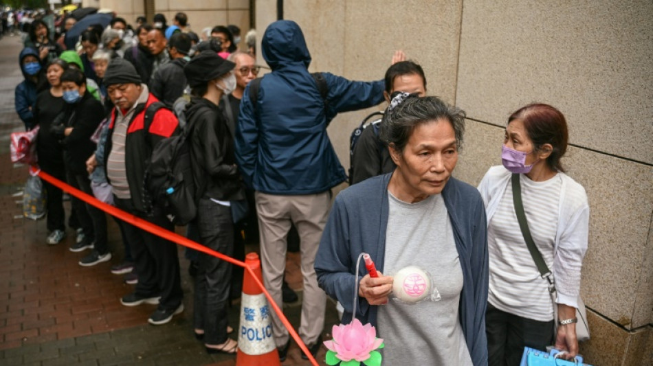 Un tribunal de Hong Kong condena a prisión a 45 activistas prodemocracia