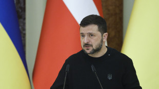 Zelensky chiede nuovi sistemi di difesa aerea