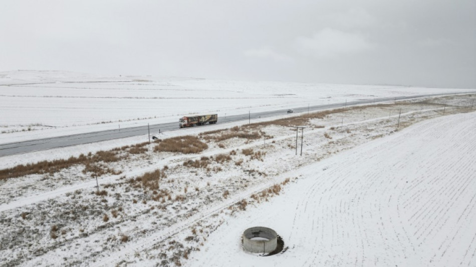 S.Africa snowfall closes roads, strands motorists overnight