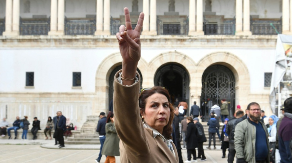 Un procès exceptionnel d'opposants au président Saied s'ouvre à Tunis