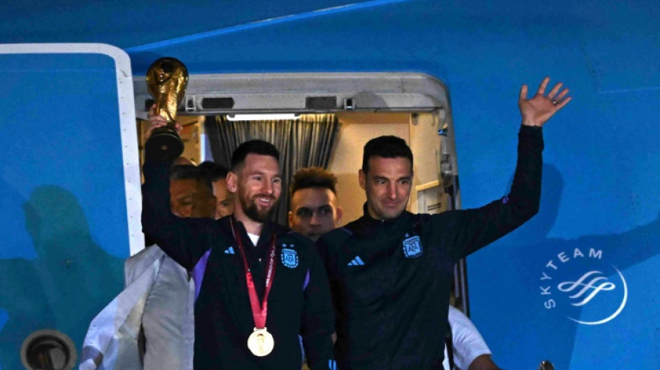 Con Messi en cabeza, los campeones del mundo llegan a Argentina