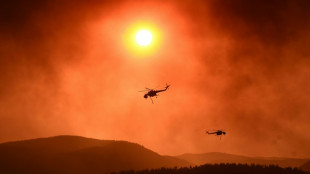 Incendies en Grèce: deux morts, nombreuses évacuations