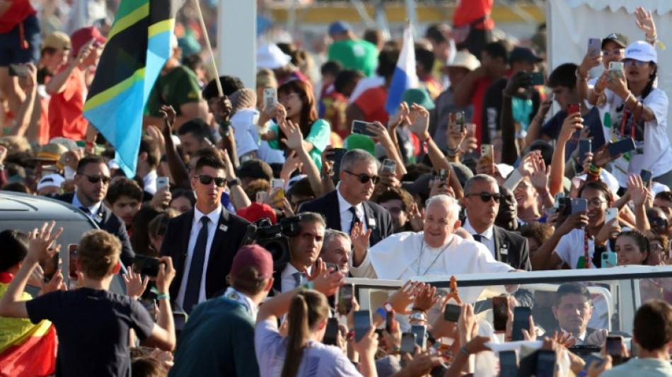 Papst Franziskus hält Freiluft-Messe zum Abschluss von Weltjugendtag in Lissabon ab