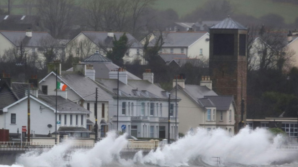 La tempête Eowyn frappe l'Irlande avec des vents records et se dirige vers l'Ecosse