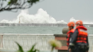 Le typhon Krathon touche terre dans le sud de Taïwan